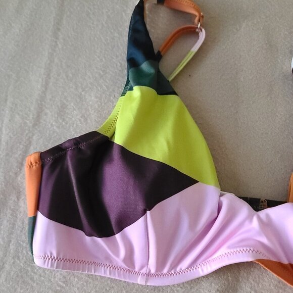 Sanctuary Float On Plunge Triangle Bikini Swim Top L Underwire Multicolor NWT - Picture 9 of 10